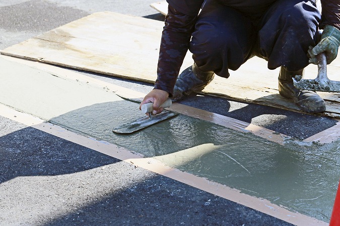 左官・しゃがむ